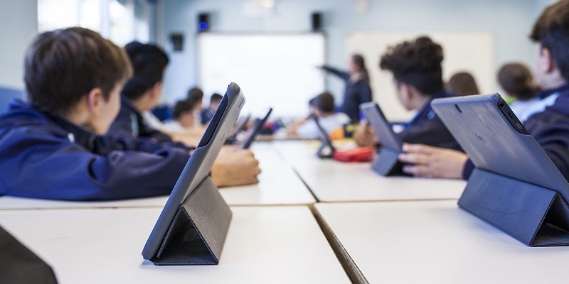 Tech-Enabled Education: The Role of Technology in Modern Learning Environments